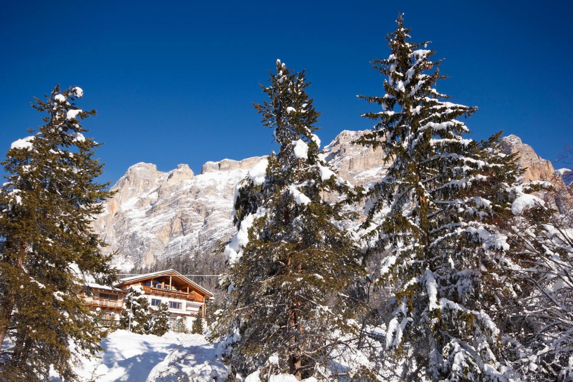 Hotel Gran Paradiso San Cassiano  Exteriör bild