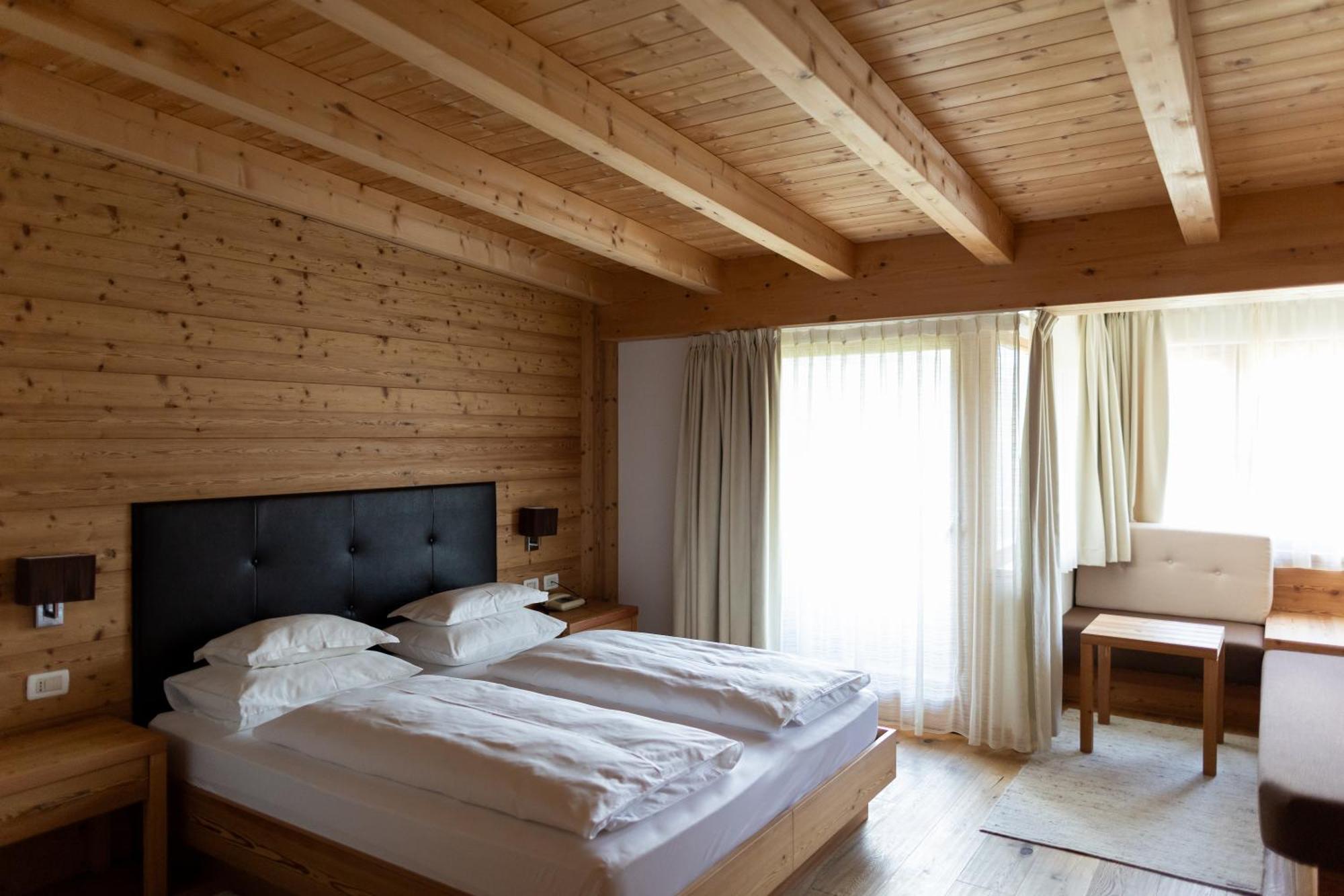 Hotel Gran Paradiso San Cassiano  Exteriör bild