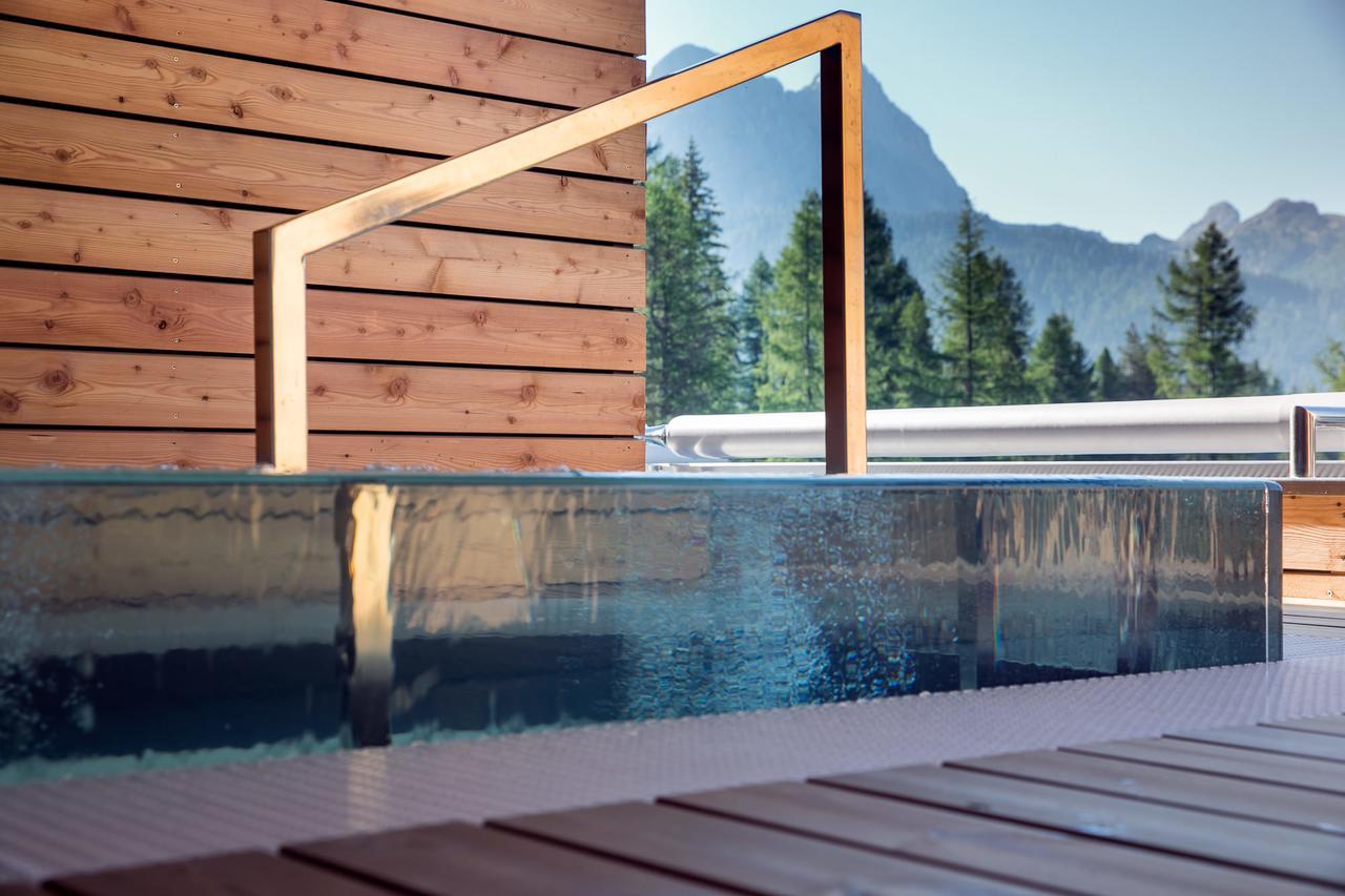 Hotel Gran Paradiso San Cassiano  Exteriör bild
